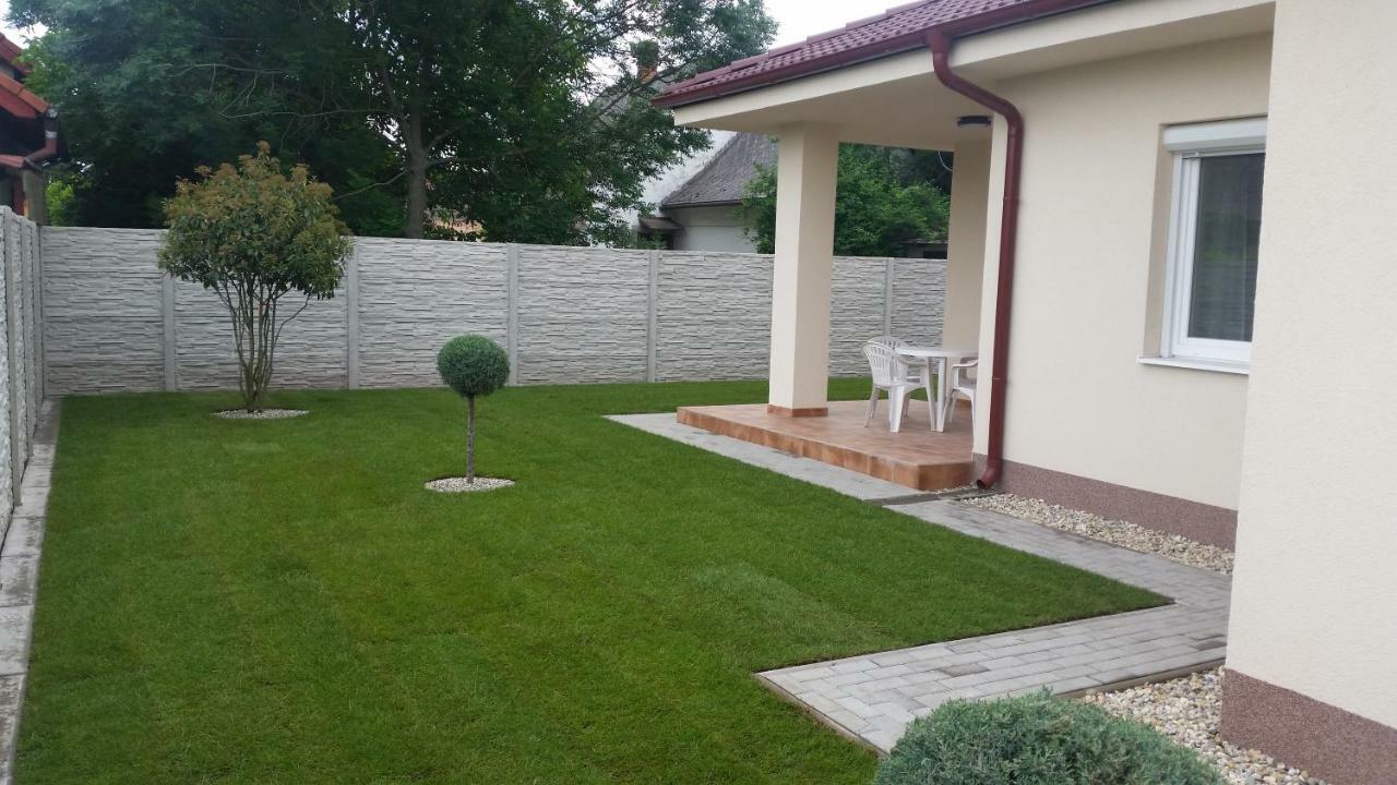 Rekreacny Dom Flora Villa Velky Meder Exterior photo